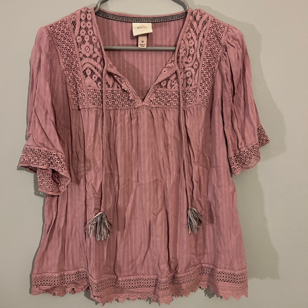 Pink top, medium